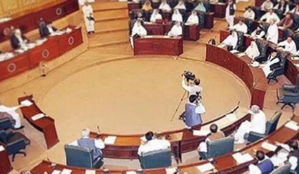 مخصوص نشستوں پر حلف برداری ، ارکان خیبر پختونخوا اسمبلی پہنچ گئے