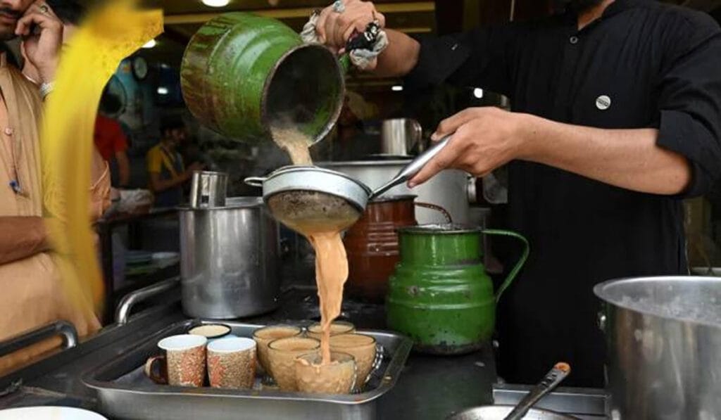 پاکستانی 1 سال میں 179 ارب روپے کی چائے پی گئے