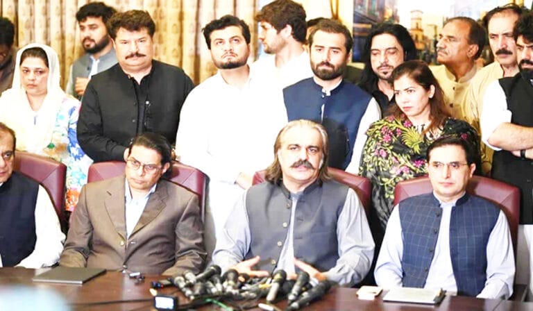 سینیٹ الیکشن، PTI نے 5 ویں نشست کیوں چھوڑی