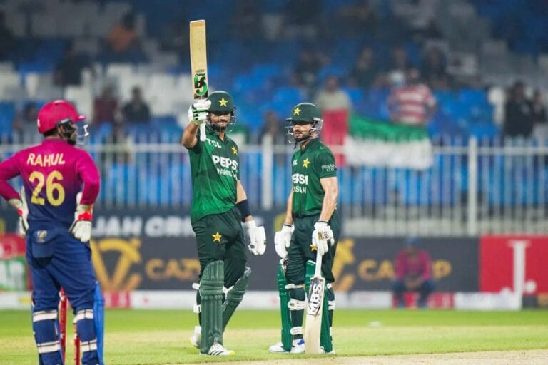 پاکستان نے یو اے ای کو 208 رنز کا ہدف دے دیا