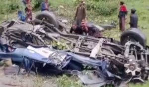 نیلم،سیاحوں کی گاڑی کو حادثہ،5 افراد جاں بحق