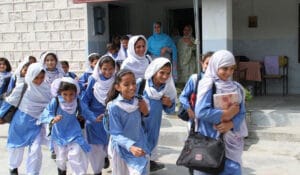 سکولوں میں گرمیوں کی چھٹیاں بڑھانے کا فیصلہ پھر تبدیل