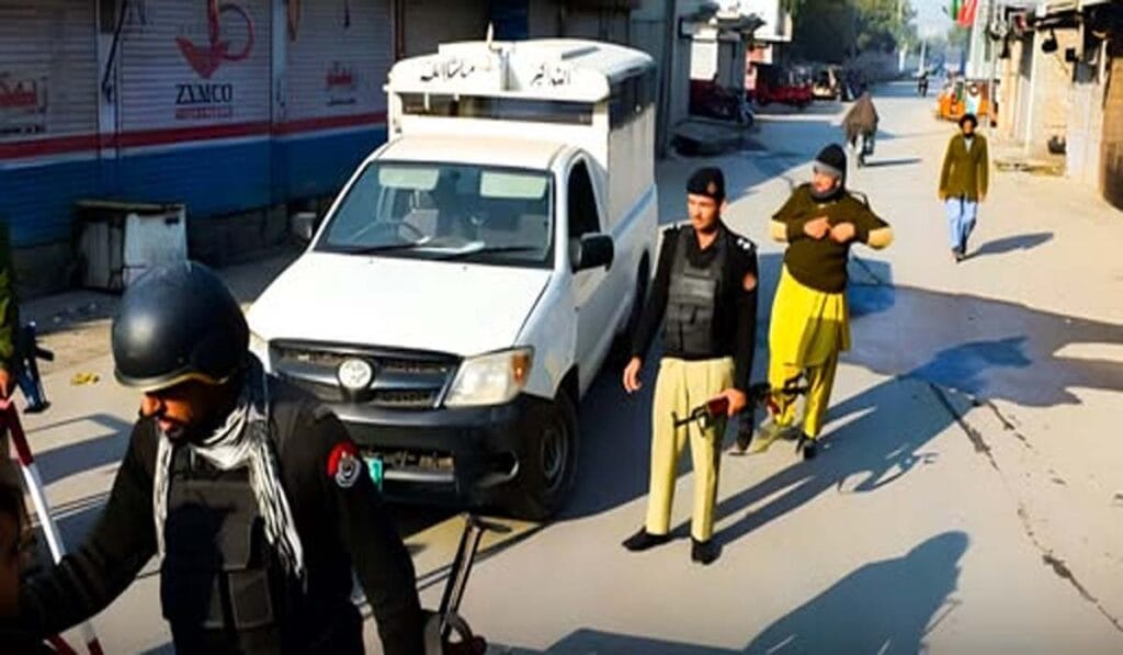 ہنگو:ایف سی قلعے پر حملے میں 3 اہلکار شہید،17 زخمی