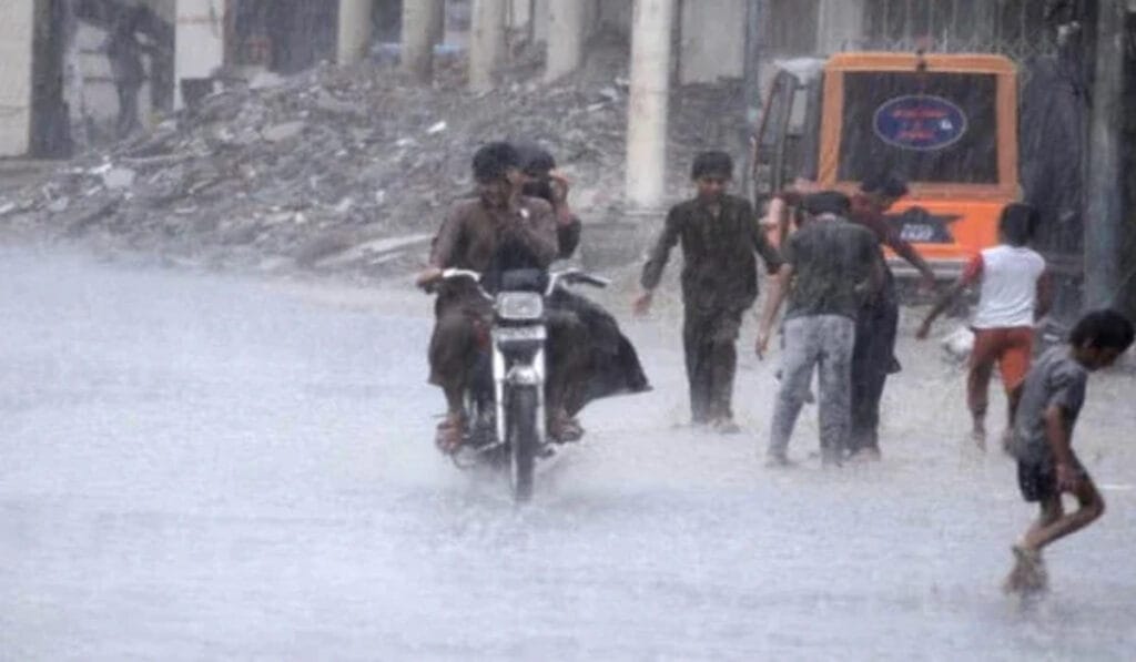 اسلام آباد اور راولپنڈی تیز بارش،موسم خوشگوارہوگیا