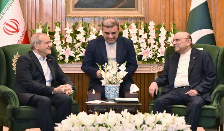 صدر زرداری اور ایرانی صدر مسعود پزشکیان کی ملاقات