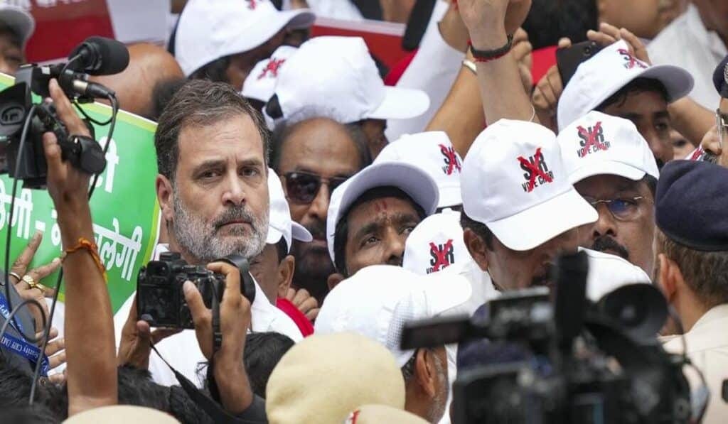 راہول گاندھی،پریانکا گاندھی اور دیگر اپوزیشن رہنما زیرحراست