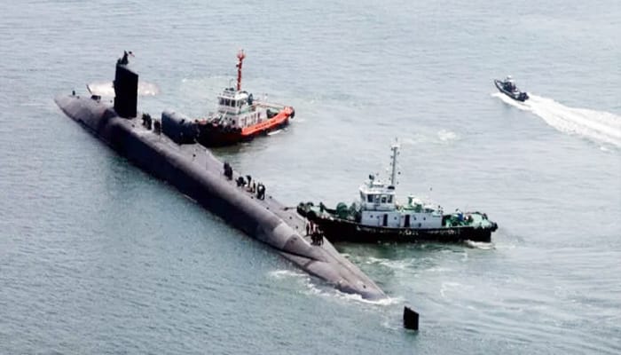 ٹرمپ کا روس کے قریب 2 جوہری آبدوزیں تعینات کرنے کا حکم