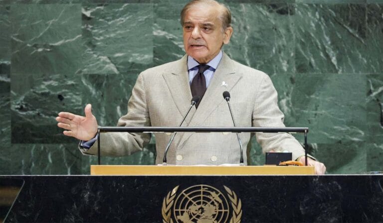 بھارت کے ساتھ مذاکرات کے لیے تیار ہیں،وزیراعظم