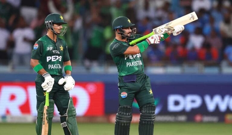 بھارت نے پاکستان کو 6 وکٹوں سے شکست دے دی