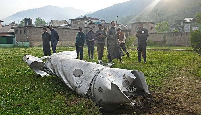 چینی ساختہ جے-10 سی لڑاکا طیارے نے بھارتی رافیل مار گرائے