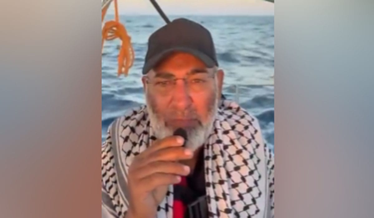 اسرائیلی فوج نے سابق سینیٹر مشتاق احمد کو گرفتار کرلیا