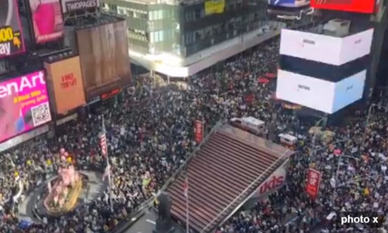 امریکہ میں ٹرمپ کیخلاف2600 سے زائد مقامات پر مظاہرے