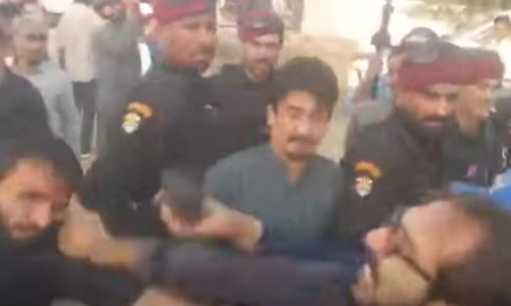 سہیل آفریدی کی اڈیالہ آمد پر پی ٹی آئی کارکنوں میں جھگڑا