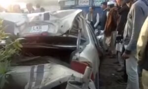 لاہور،باراتیوں کی بس ٹرالر سے ٹکرا گئی،4 افراد جاں بحق،19 زخمی