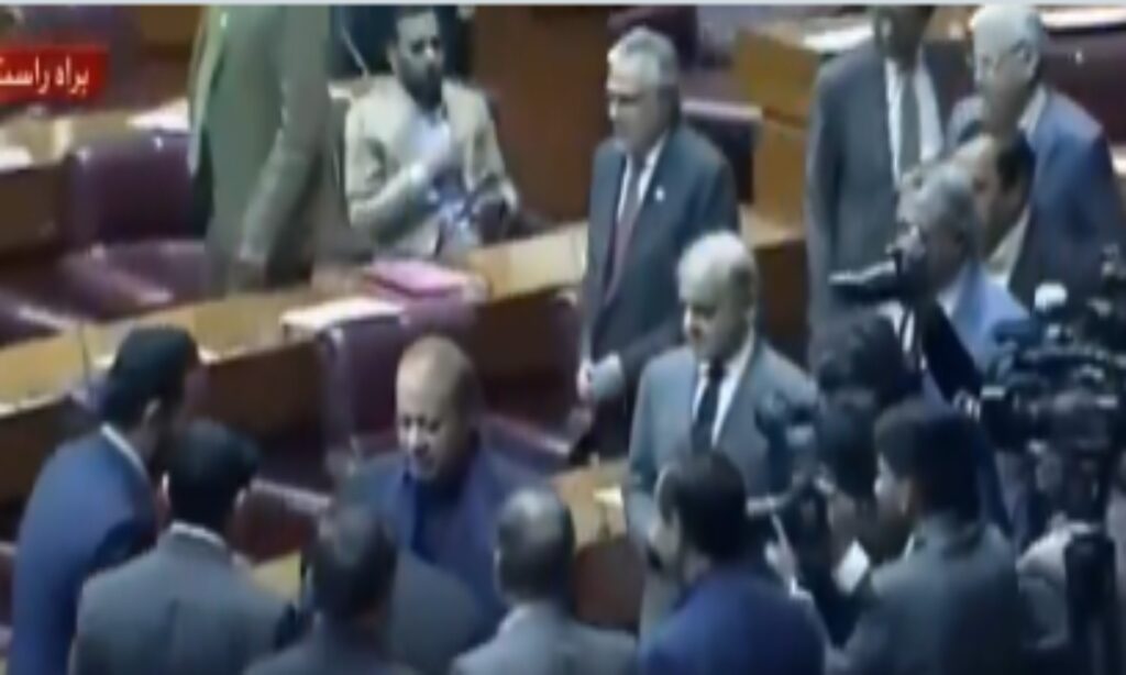 نواز شریف قومی اسمبلی میں پہنچ گئے