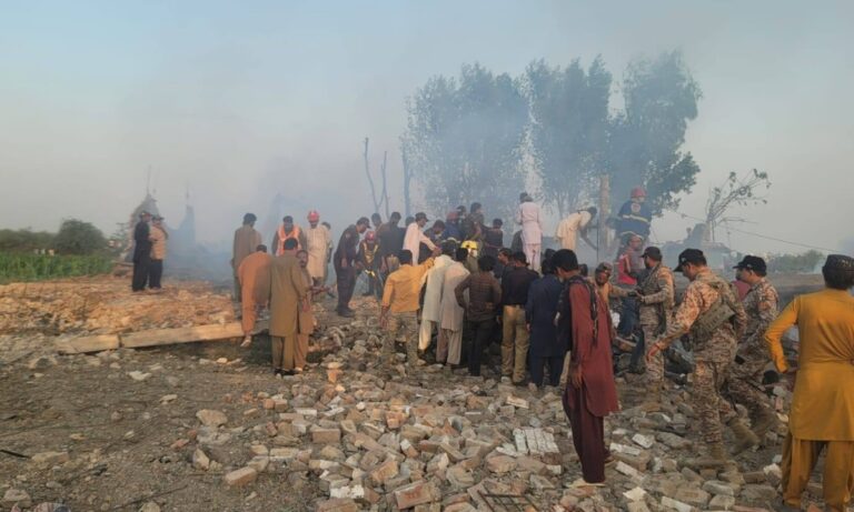 حیدرآباد میں پٹاخے کی فیکٹری میں زوردار دھماکا،5 افراد جاں بحق