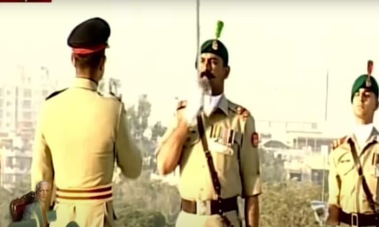 قائداعظمؒ کے یومِ پیدائش پرمزارِ قائد پر گارڈزکی تبدیلی کی تقریب