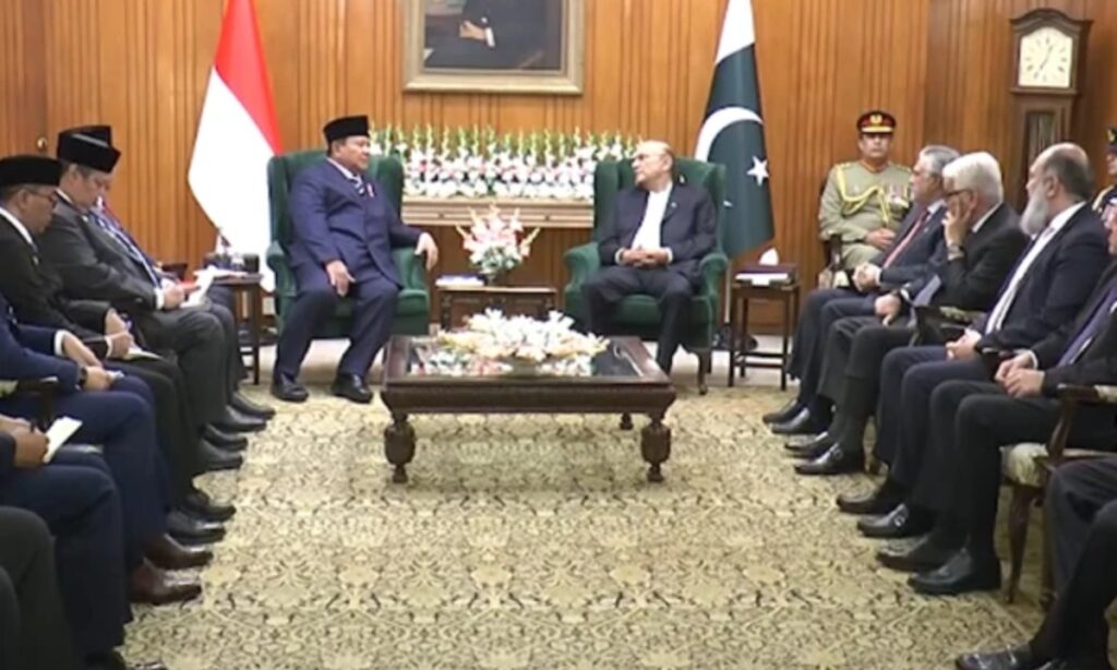 صدر مملکت نے انڈونیشیا کے صدر کو نشانِ پاکستان سے نواز دیا