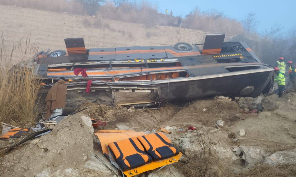 چکوال،مسافر بس کو حادثہ،5مسافر جاں بحق