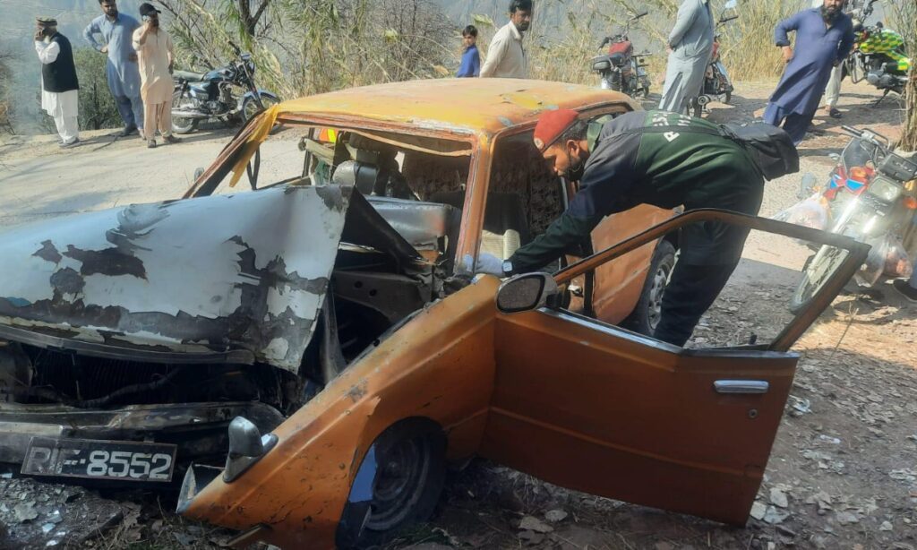 مری،کارحادثے کاشکار،3خواتین جاں بحق