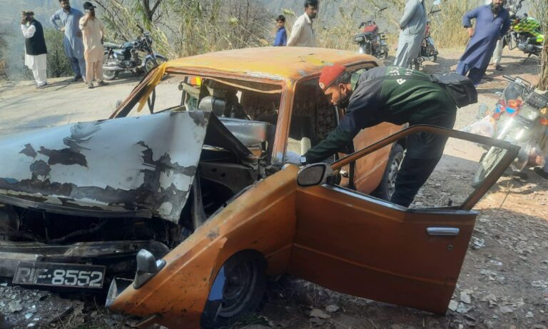 مری،کارحادثے کاشکار،3خواتین جاں بحق