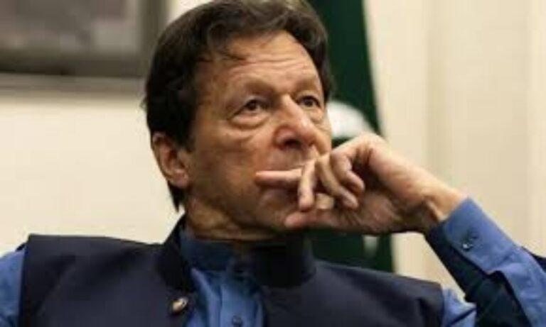 Expert doctors could not get permission to examine Imran Khan's eyes