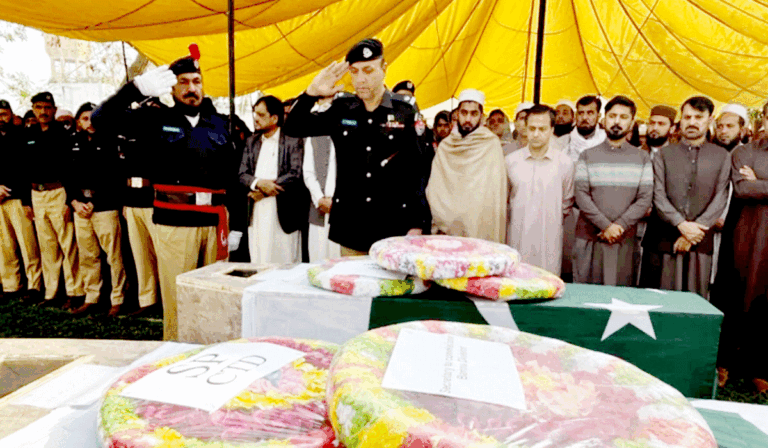 بنوں،مسجد سے اغوا کے بعد شہید اہلکاروں کی نماز جنازہ ادا