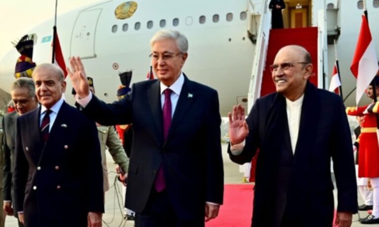 قازقستان کے صدر پاکستان پہنچ گئے