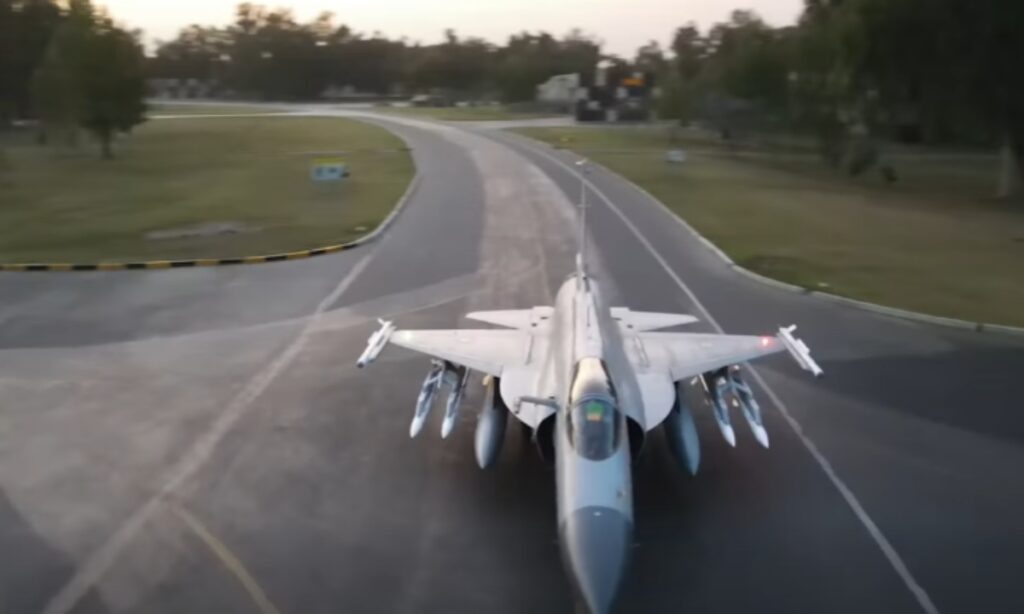 پاک فضائیہ کی جنوبی زون میں مشق گولڈن ایگل،جنگی تیاریوں کا مظاہرہ