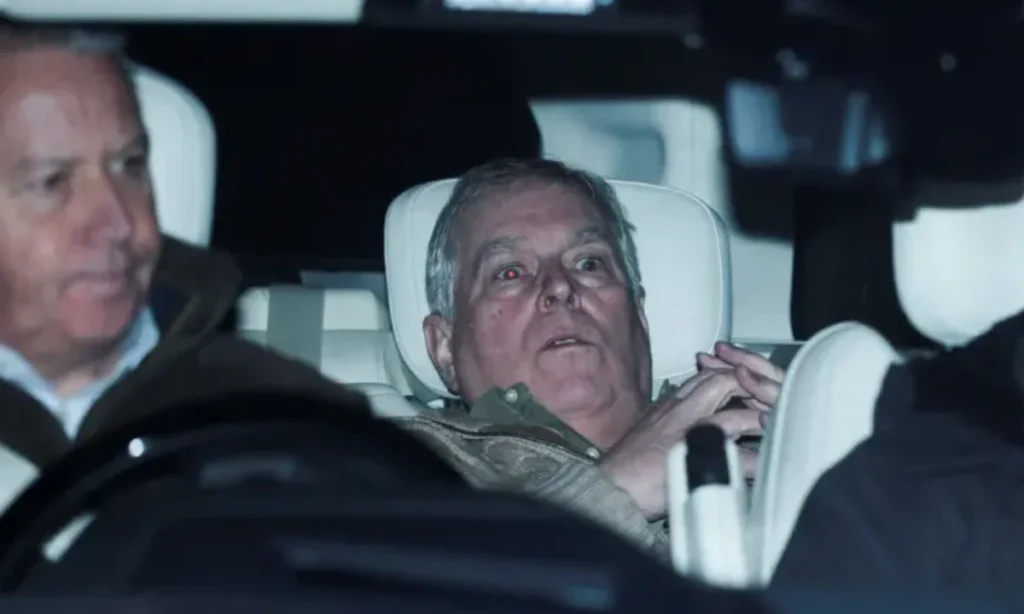 چھ گھنٹے ڈرائیونگ،چھ گھنٹے کاانتظار اوربالآخر صرف چھ تصاویر