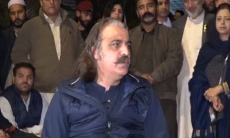 محسن نقوی نے عمران خان کی رہائی کیلئےفیلڈ مارشل سے بات کی،گنڈاپور