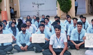 میواڑ یونیورسٹی میں نرسنگ طلبہ کی ہڑتال کے بعد 33 کشمیری طلبہ معطل