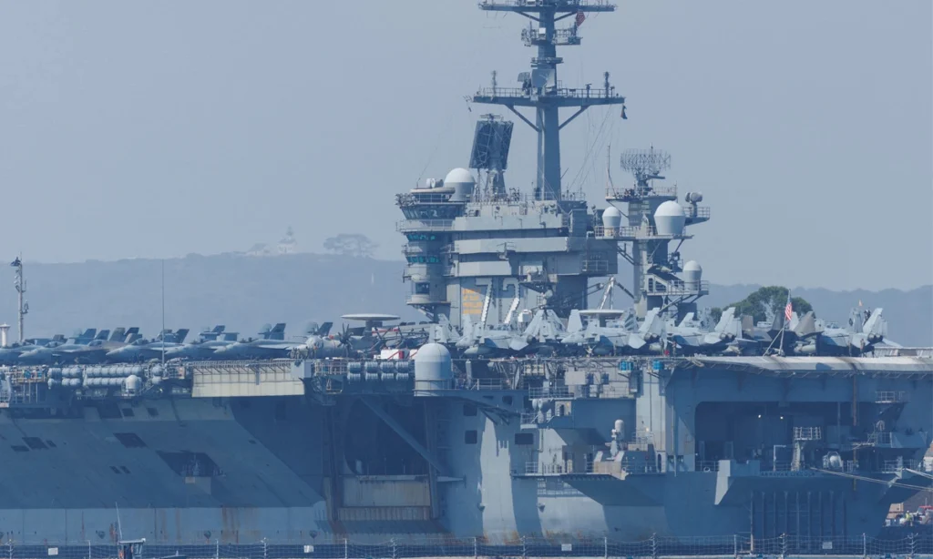 امریکی طیارہ بردار جہاز ابراہم لنکن میدان جنگ سے پیچھے ہٹ گیا