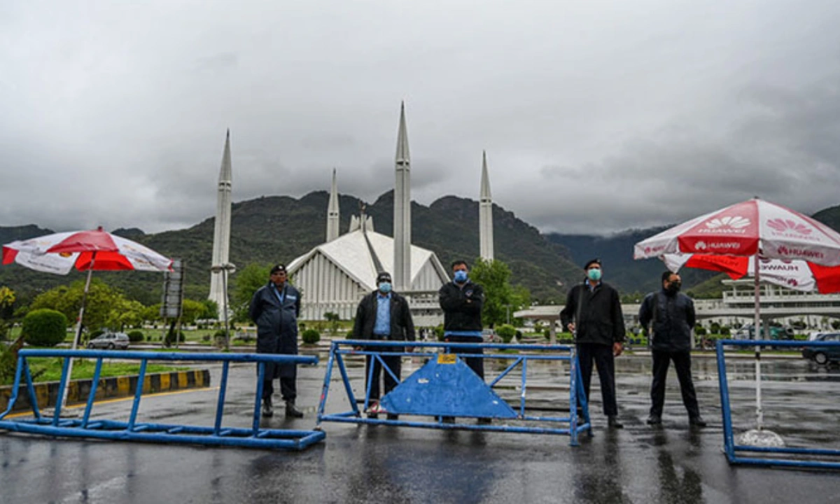 اسلام آباد ریڈ زون بدستور بند،ٹریفک کیلئے نئی پابندیاں نافذ