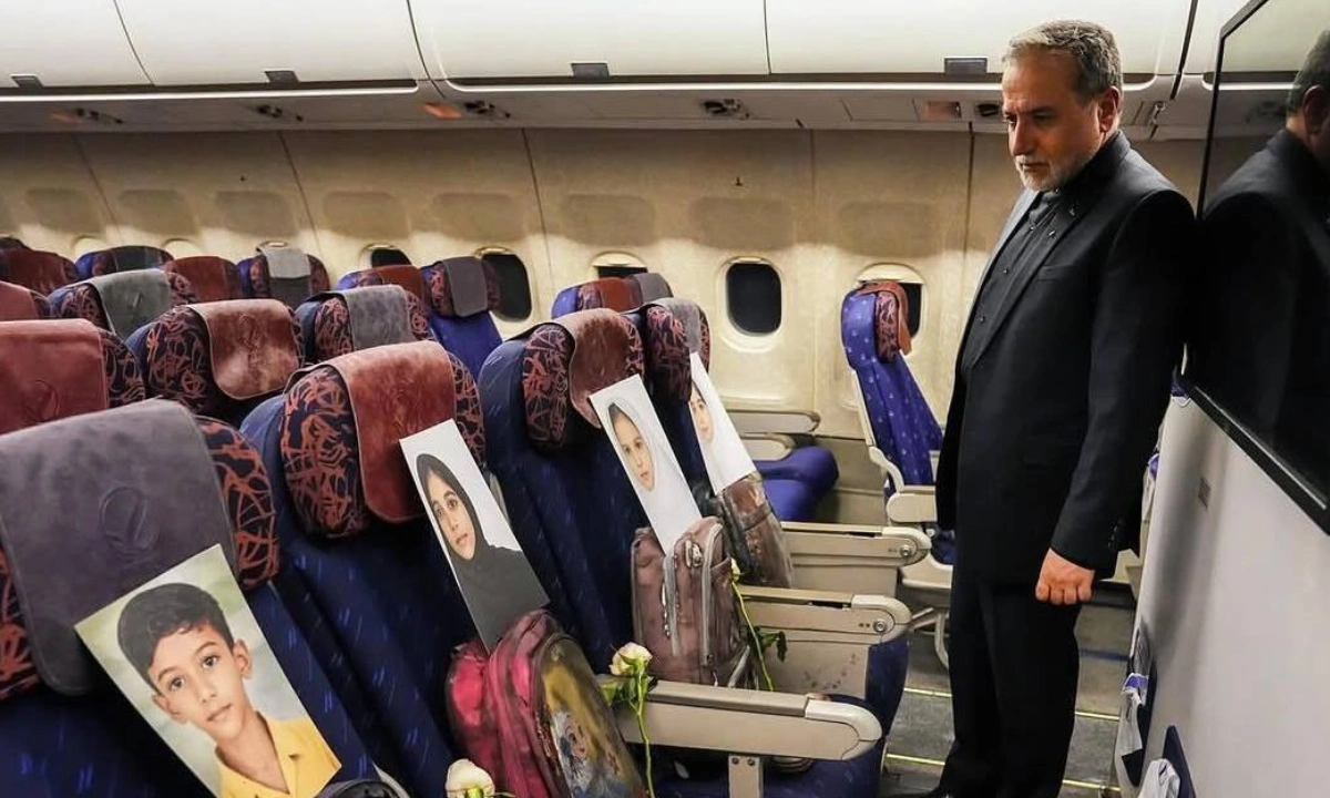 ایرانی وفد کا پرواز میں امریکی میزائل حملے میں شہید بچوں کو خراجِ عقیدت