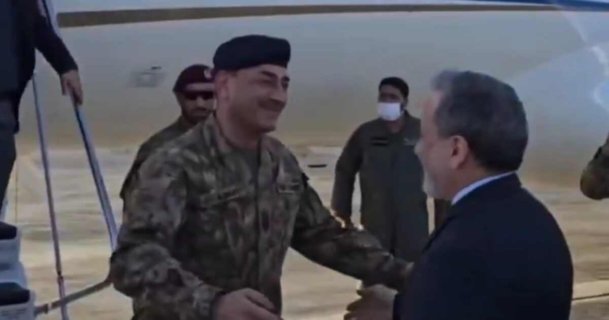 فیلڈ مارشل سرکاری دورے پر ایران پہنچ گئے