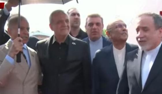 ایرانی صدر پاکستان پہنچ گئے