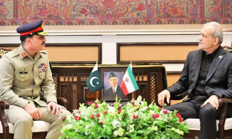 ایرانی صدر اور فیلڈ مارشل عاصم منیر کی ملاقات