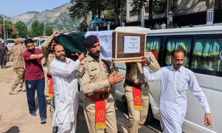 ایم آئی-17 ہیلی کاپٹر حادثہ،شہید21اہلکاروں کی نماز جنازہ فوجی اعزاز کےساتھ ادا