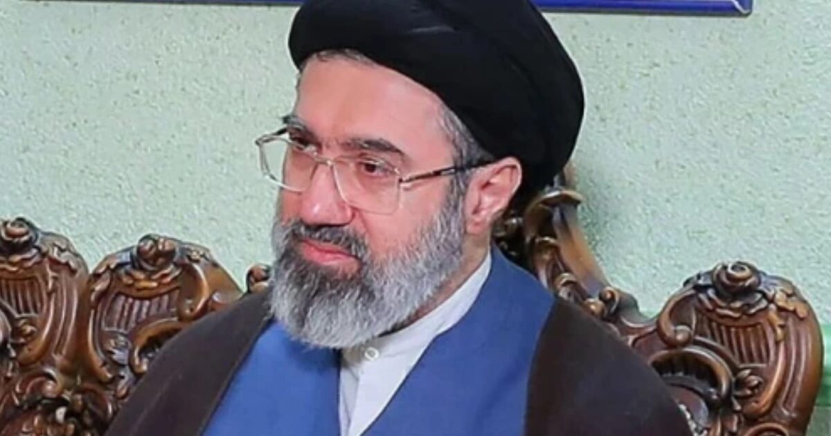 مجتبیٰ خامنہ ای نے اختلاف کے باوجود معاہدے کی منظوری دے دی