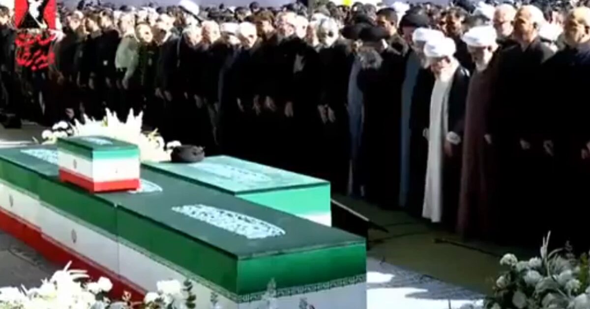 ایرانی سابق سپریم لیڈر آیت اللّٰہ سید علی خامنہ ای کی نمازِ جنازہ تہران میں ادا