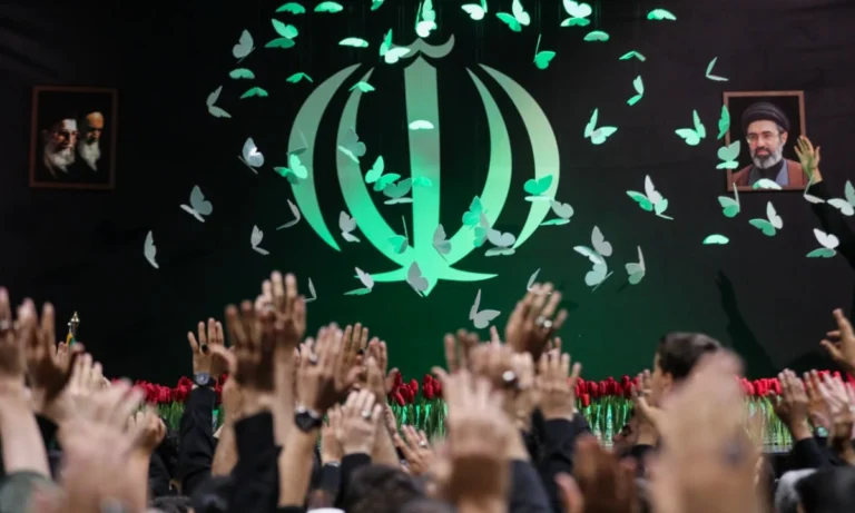 تہران میں شہید علی خامنہ ای کی آخری رسومات، رقت آمیز مناظر سامنے آگئے
