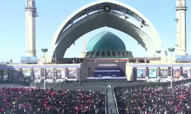 تہران میں علی خامنہ ای کی عوامی الوداعی تقریب کا باقاعدہ آغاز
