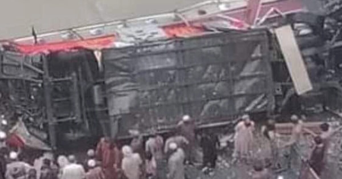دانہ سر میں مسافر بس کھائی میں جا گری،16 افراد جاں بحق