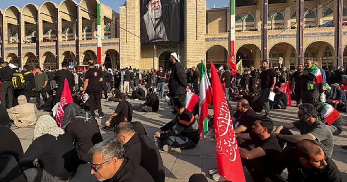 علی خامنہ ای کی عوامی تقریب میں "امریکہ مردہ باد” اور "انتقام” کے نعرے