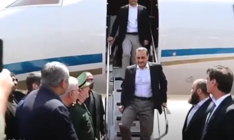 فیلڈ مارشل عاصم منیر شہید آیت اللہ علی خامنہ ای کی نمازِ جنازہ میں شرکت کیلئے تہران پہنچ گئ