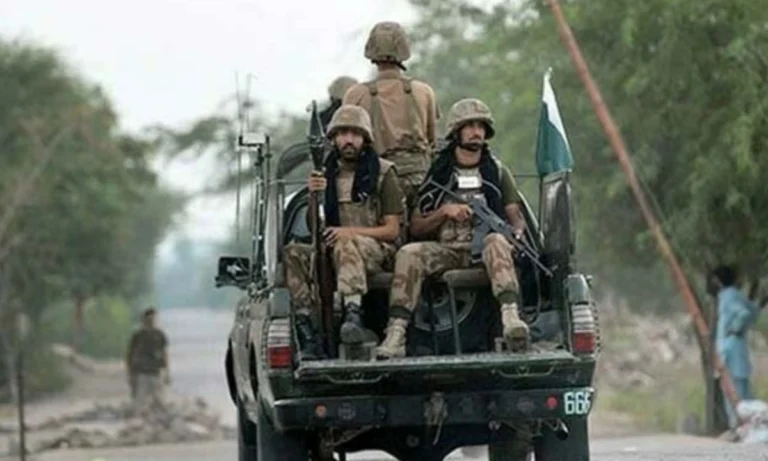 ٹانک میں پولیس چیک پوسٹ پر خودکش حملہ،15 اہلکار شہید،جوابی کارروائی میں 12 دہشتگرد ہلاک