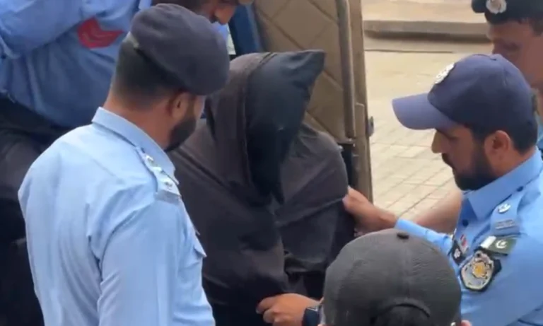 گروپ کیپٹن عاصم طارق قتل کیس:خاتون کا بیان ریکارڈ،واٹس ایپ چیٹ بھی تفتیش کا حصہ بن گئی