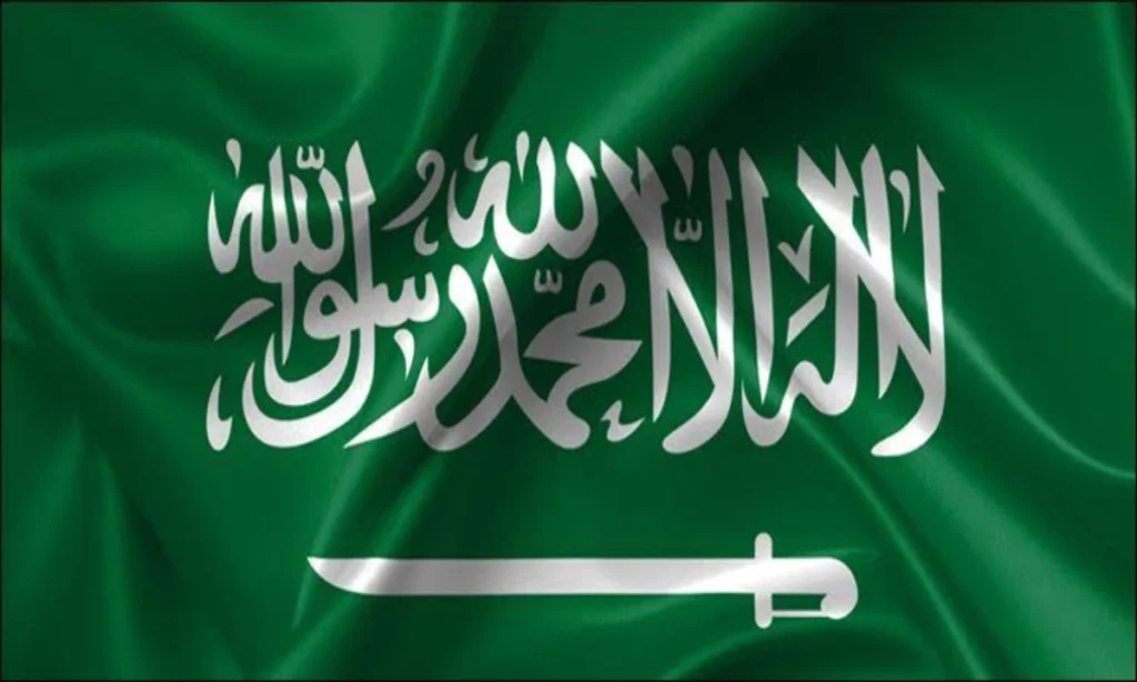 آبنائے ہرمز میں سعودی آئل ٹینکر پر حملہ،2 اہلکار جاں بحق