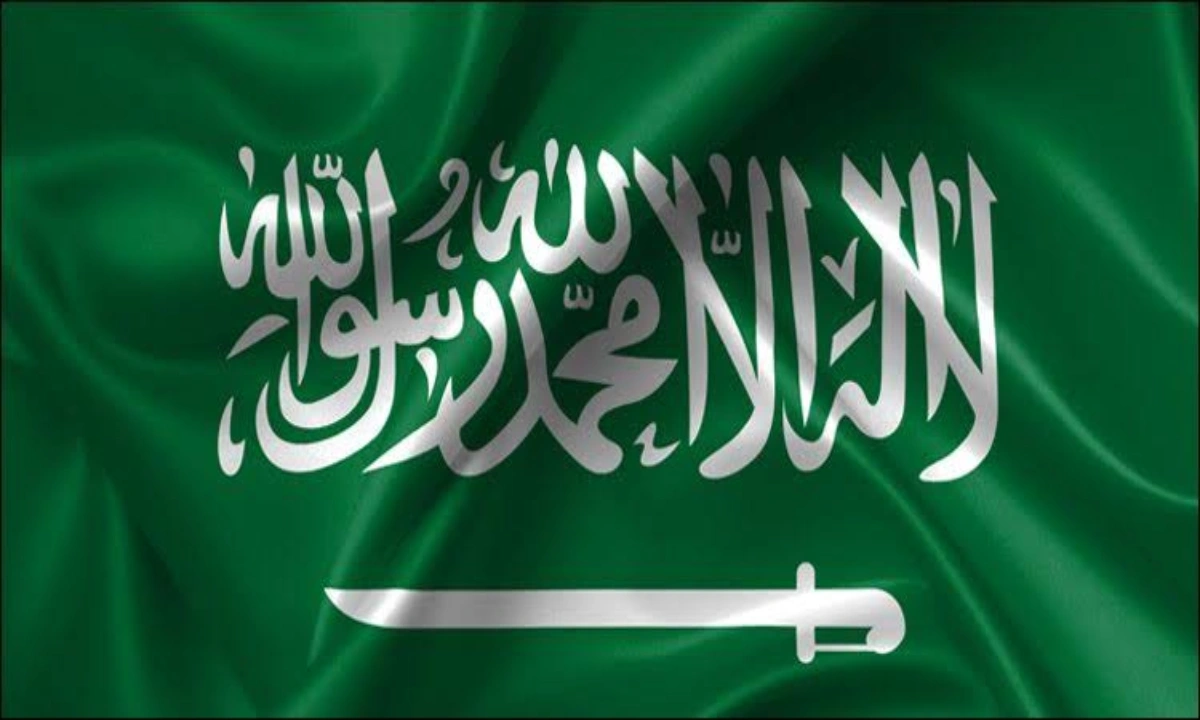 آبنائے ہرمز میں سعودی آئل ٹینکر پر حملہ،2 اہلکار جاں بحق